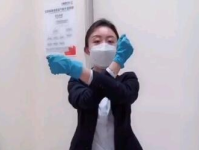 卖手机的小姐姐跳舞动图,小姐姐手机店热舞风采